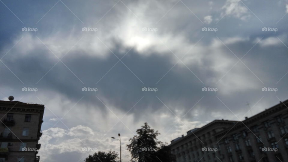 sky under Kreshyatik square