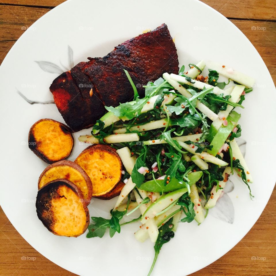 BBQ spiced salmon & roasted sweet potato rounds 