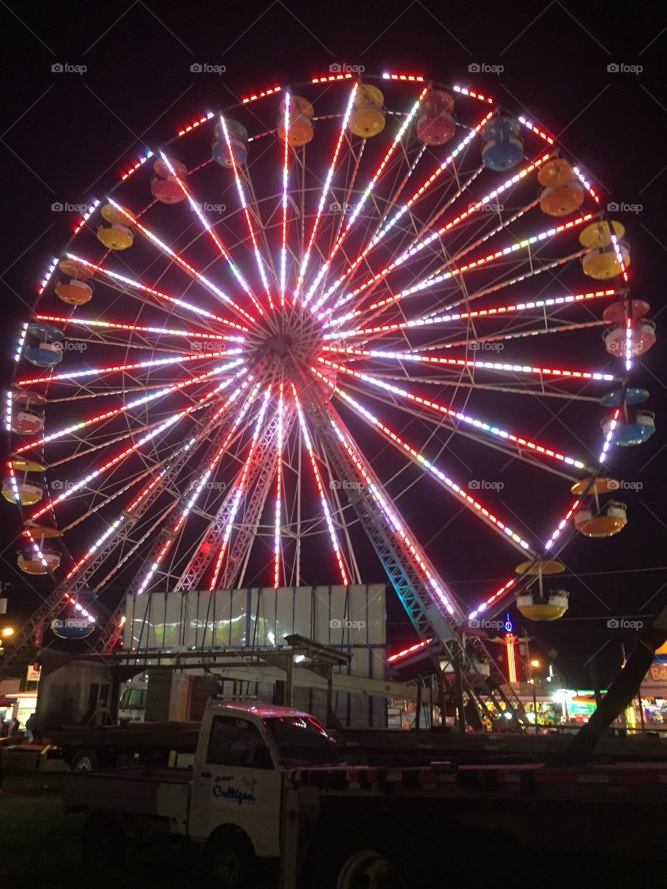 The other giant Ferris wheel , I change my light colors and patterns... 