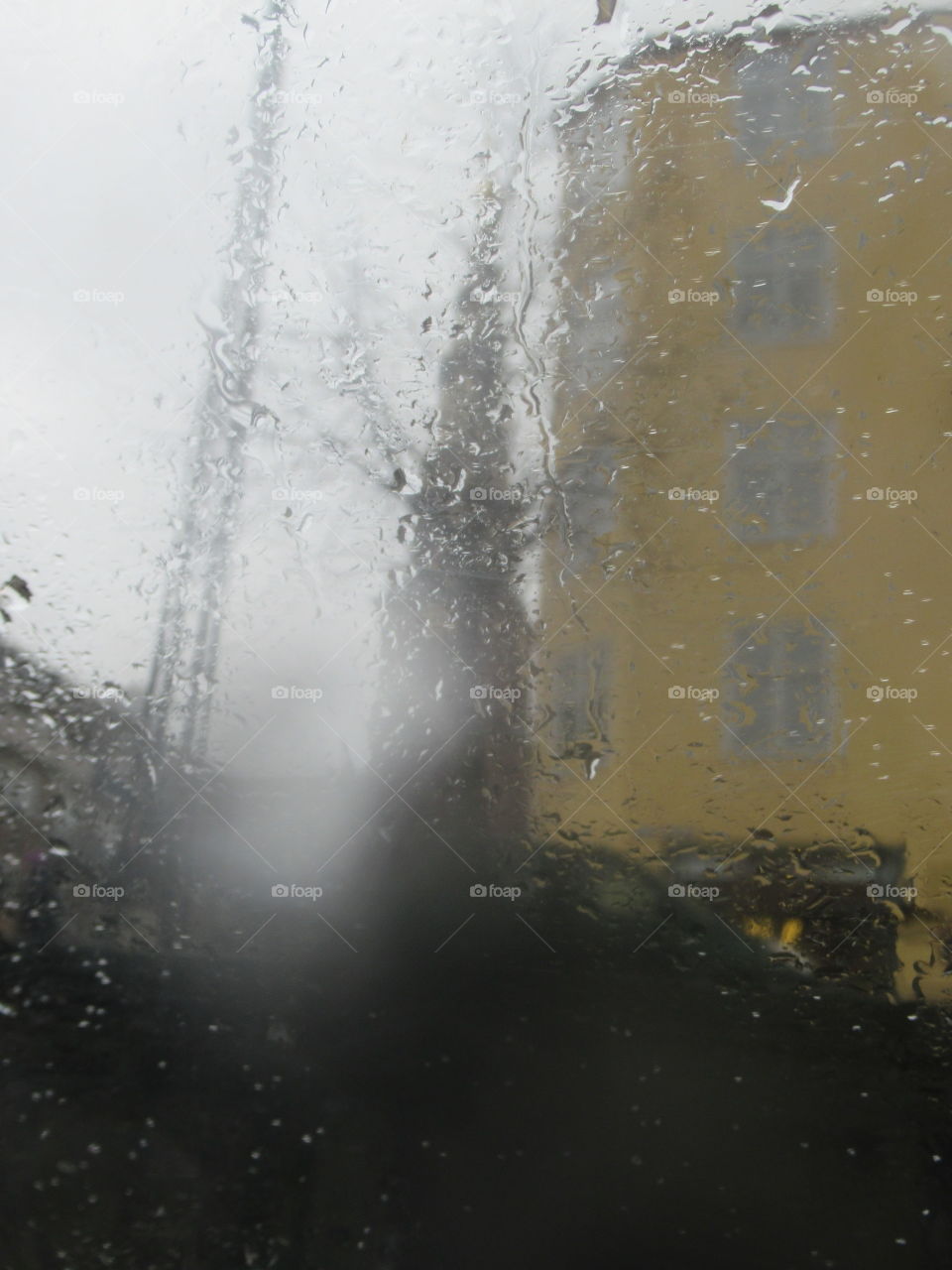 A very rainy day at Copenhagen and the boat trip which we were on the window was very misty the whole time 😂. We still enjoyed our boat trip which was lots warmer than outside that day and we just about made out the lovely scenery before us ☔💧