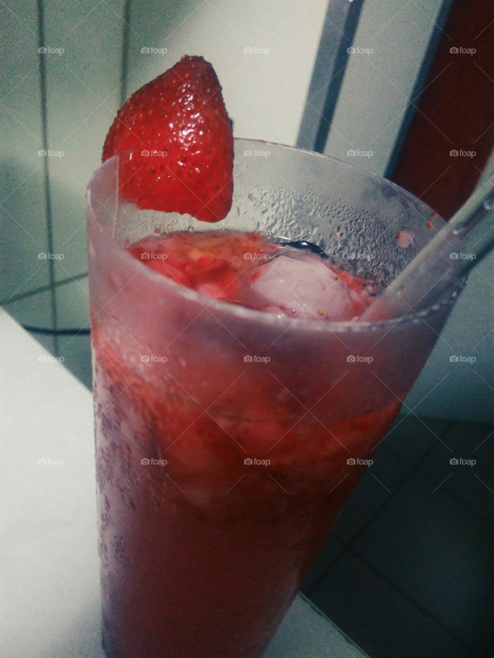 drink alcoholic strawberries