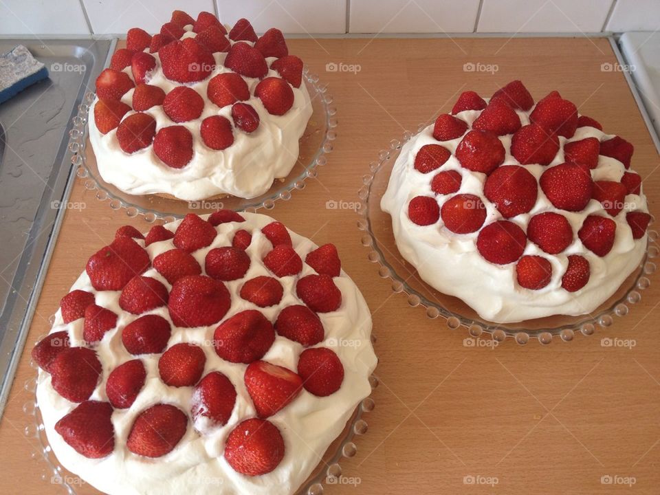 Strawberry cakes