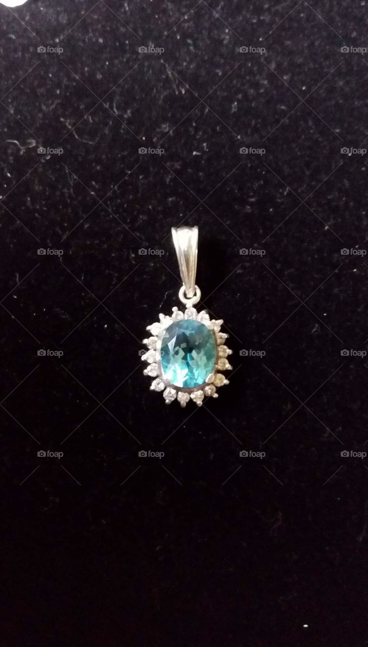 Blue topaz and White sapphire cluster pendant (925)