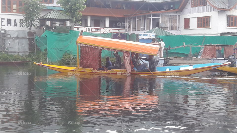 shikara boat in Dal Lake Srinagar selling food items