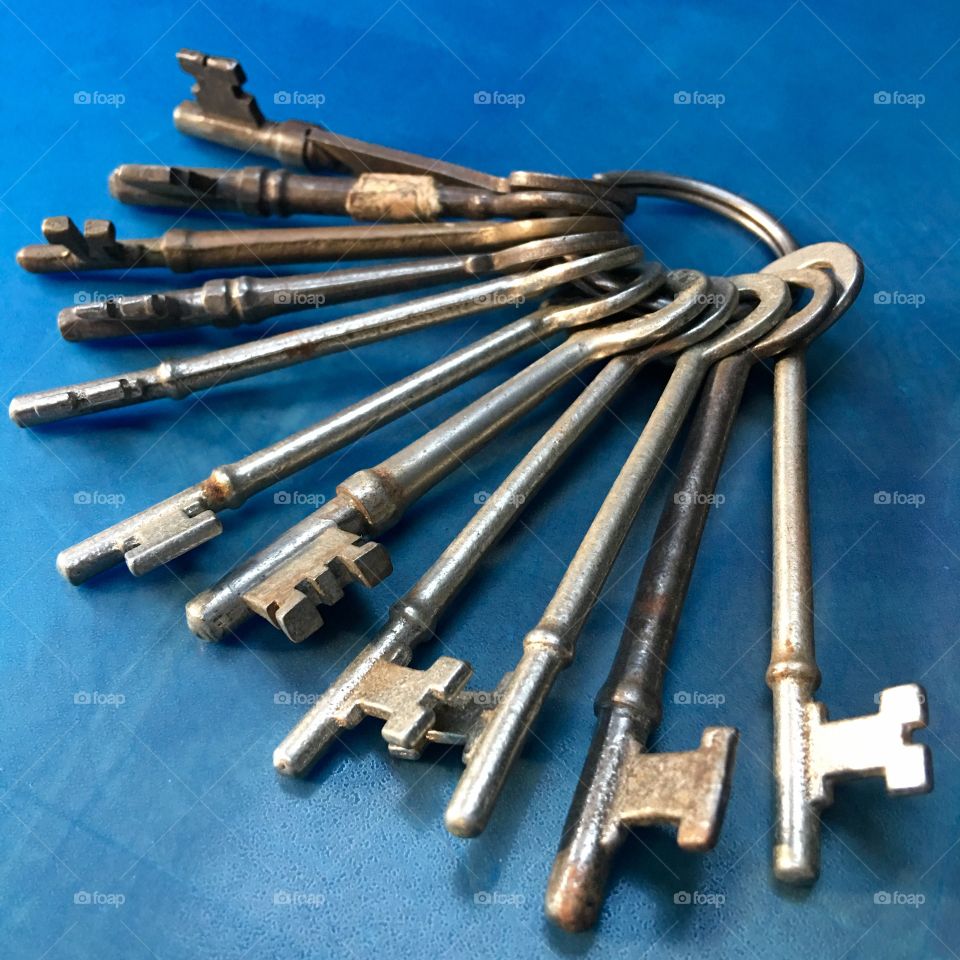 OLD SKELETON KEYS COLLECTION
This is a picture of a collection of skeleton keys we've had for many years. They were used in old buildings and houses in our New England area.