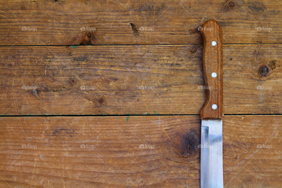 knife on table