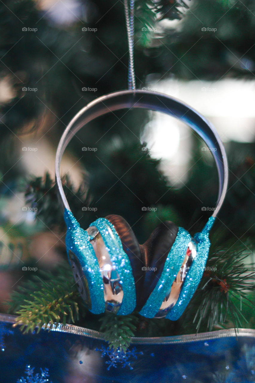 headphones Chriatmas tree ornament