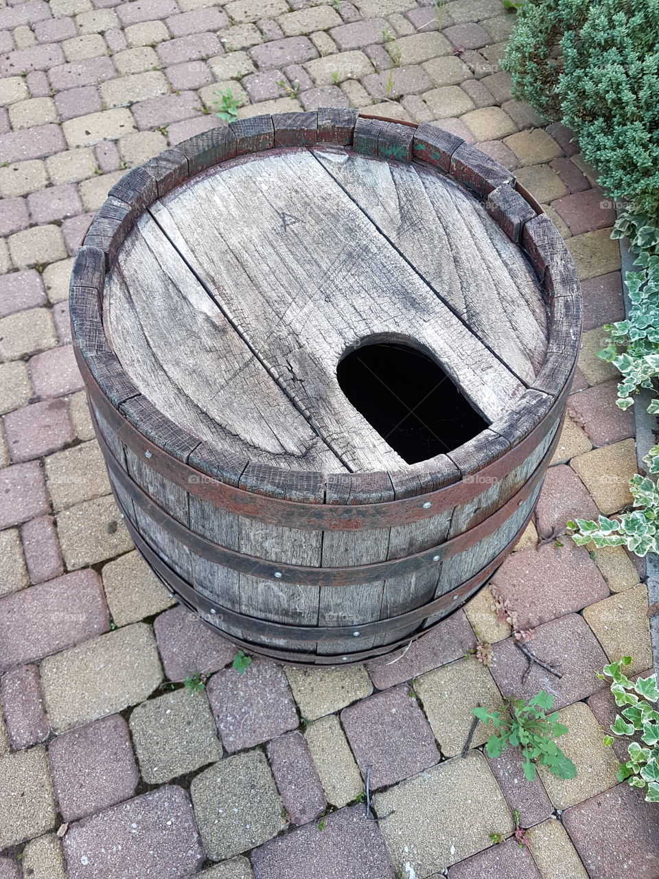 Barrel hole