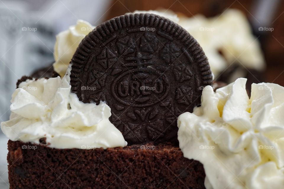 Oreo Chocolate Cake And Squirty Cream 