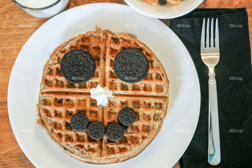 Chocolate Oreo waffles 