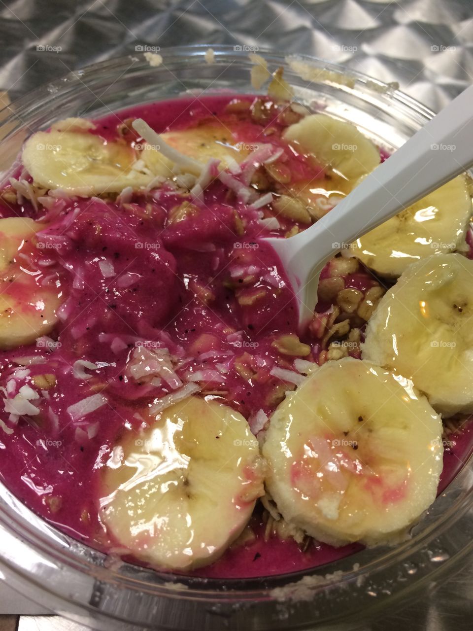 Banana coconut granola pitaya 