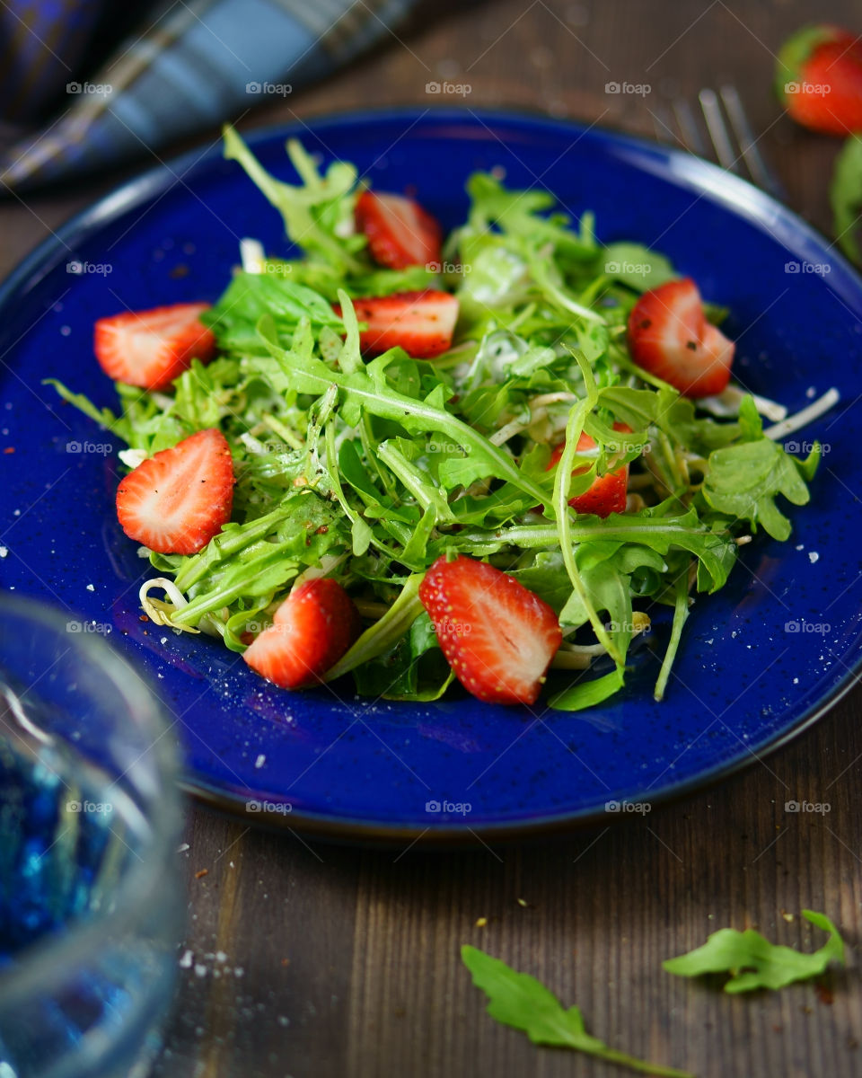 Arugula and strawberry salad