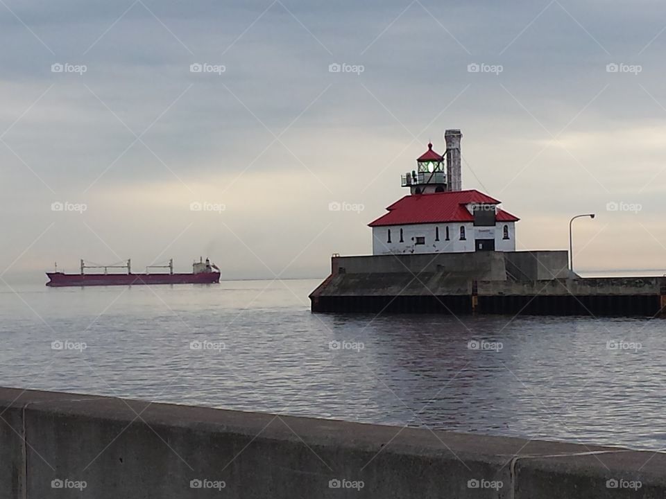 Duluth lighthouse Port entry