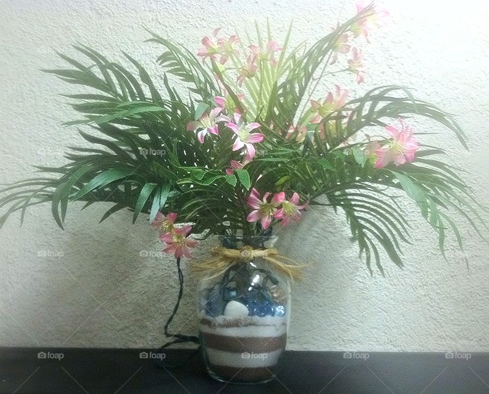Hand Crafted Home Décor. Lovely Palm Tree Vase