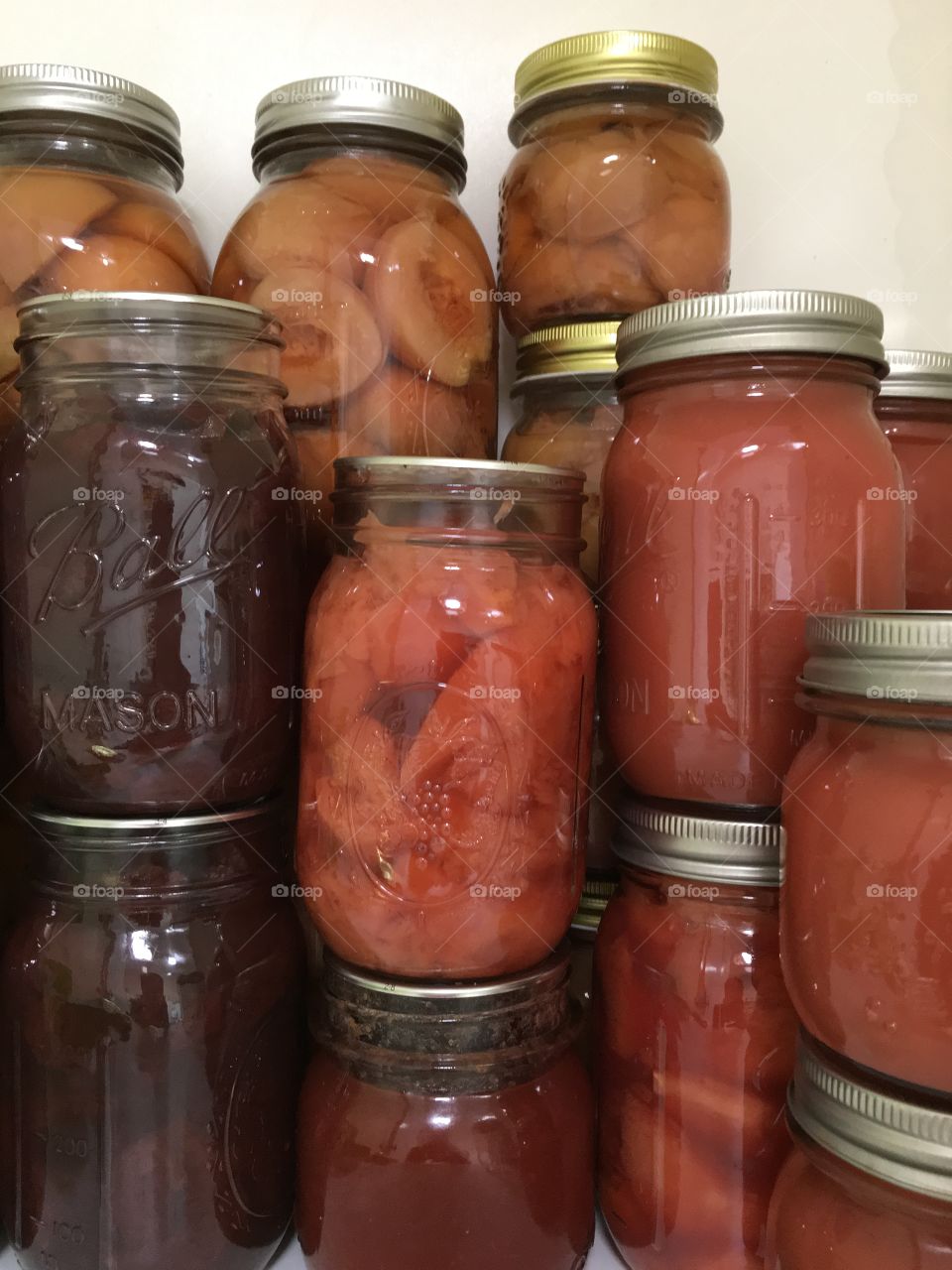 Home canning, quince fruit and nectarines
