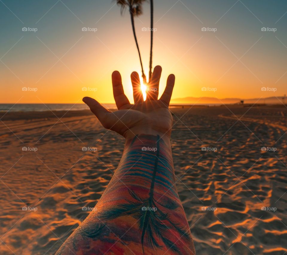 Sunset in hands 🌇👐