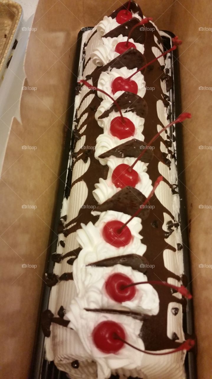 chocolate cherry torte roll cake