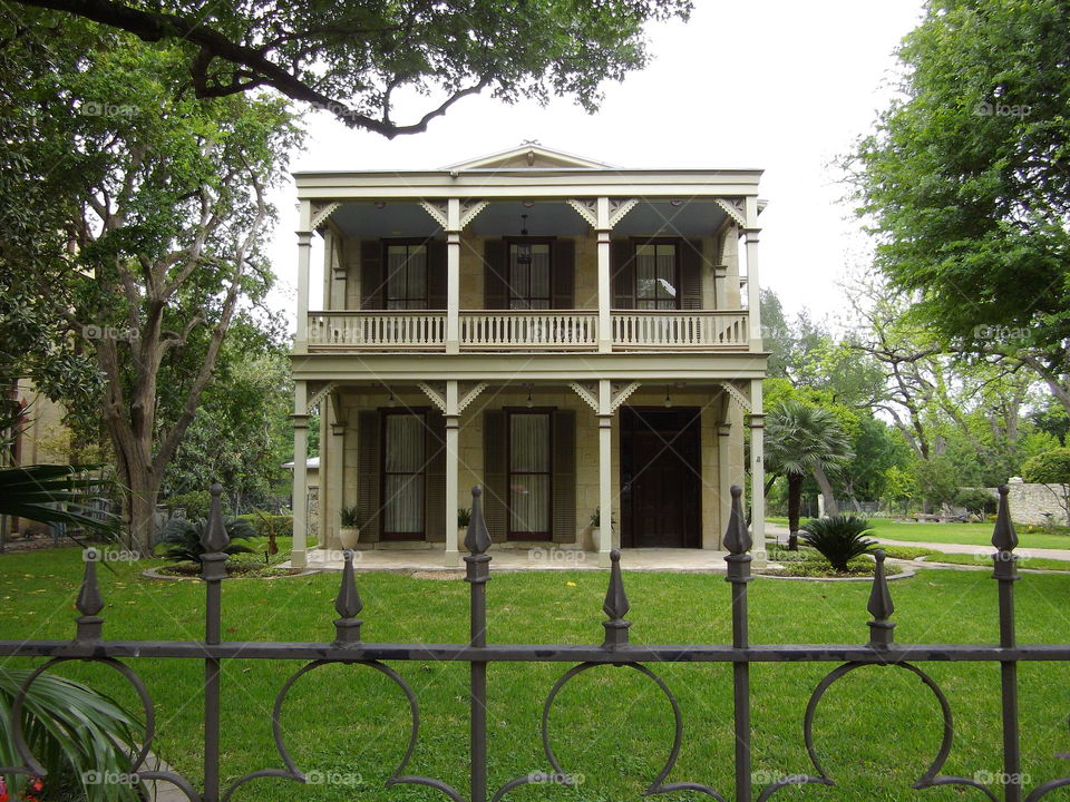 Colonial House in Texas