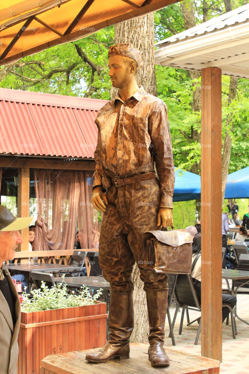 a living statue in the park