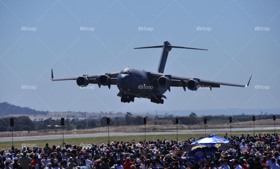 RAAF C-17A Globemaster III coming in for a landing at the 2013