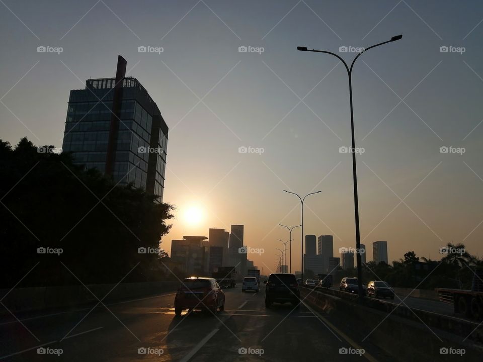 Mataharii morning per city, Jakarta is a city that never sleeps.