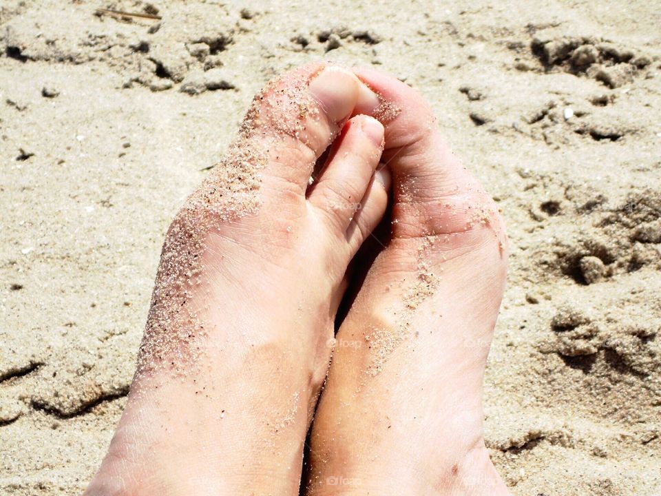 Sandy toes