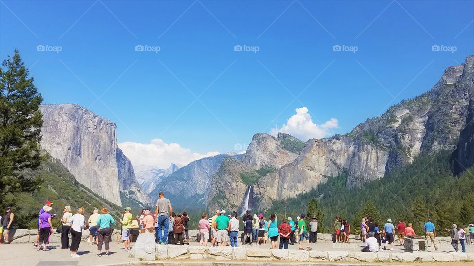 Popular tourists  destinations: Yosemite