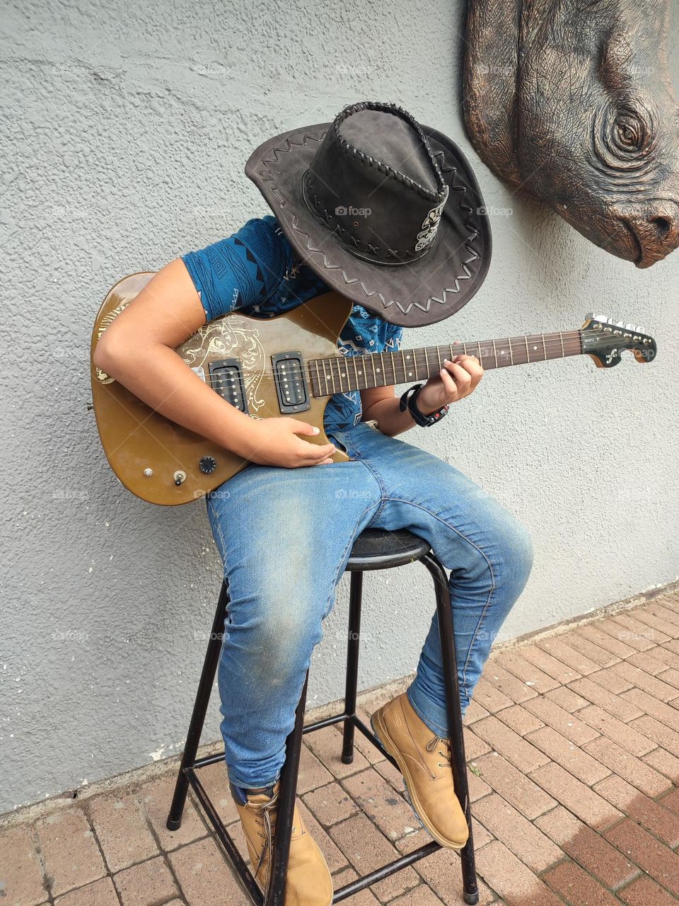 Playing the Electric Guitar