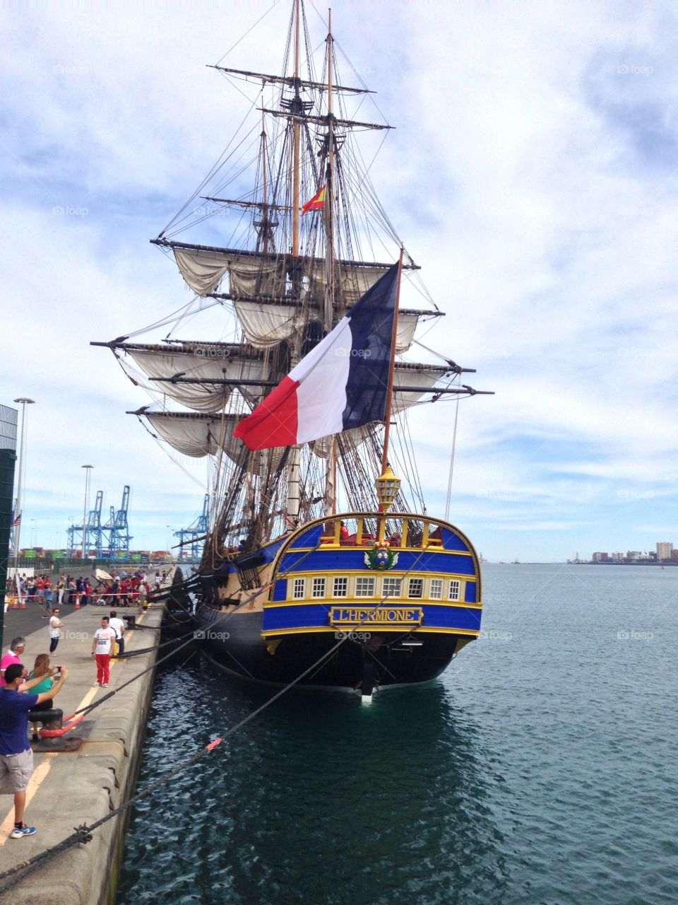 L'Hermion. This French ship helped the USA in the independence war. It's the copy of the original one, and it's now in Canary Islands, in its way to USA from France. Cool!