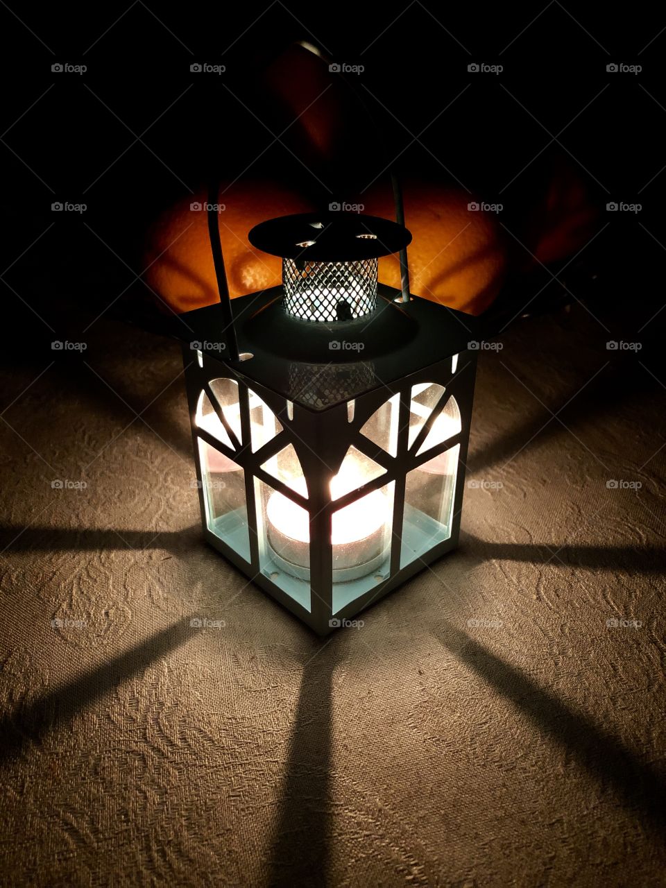 Candle light and shadow 