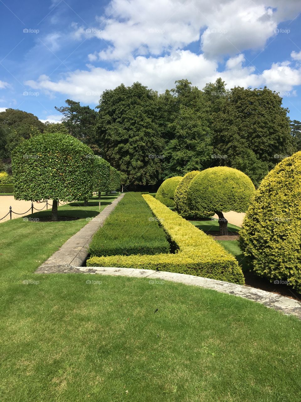 Tourism
Waddesdon Manor

Peer down manicured varieties of hedgery magic  between manicured leaves , appreciating all the different shades of green