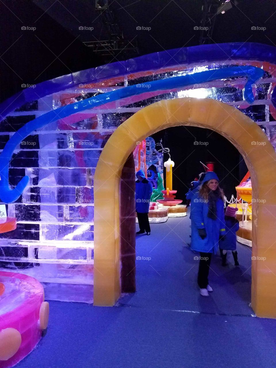 People, Light, Travel, Building, Commerce