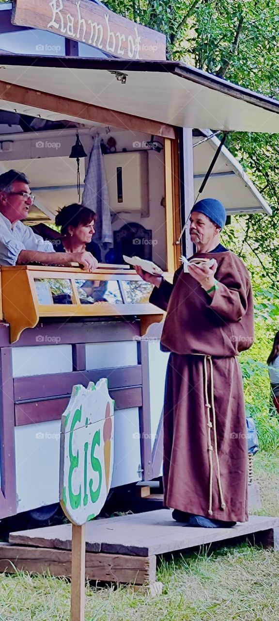 The “Renaissance Festival” in “Ortenburg” attracts a lot of visitors and everyone wears appropriate period clothing. 2023. Hypnotic Productions