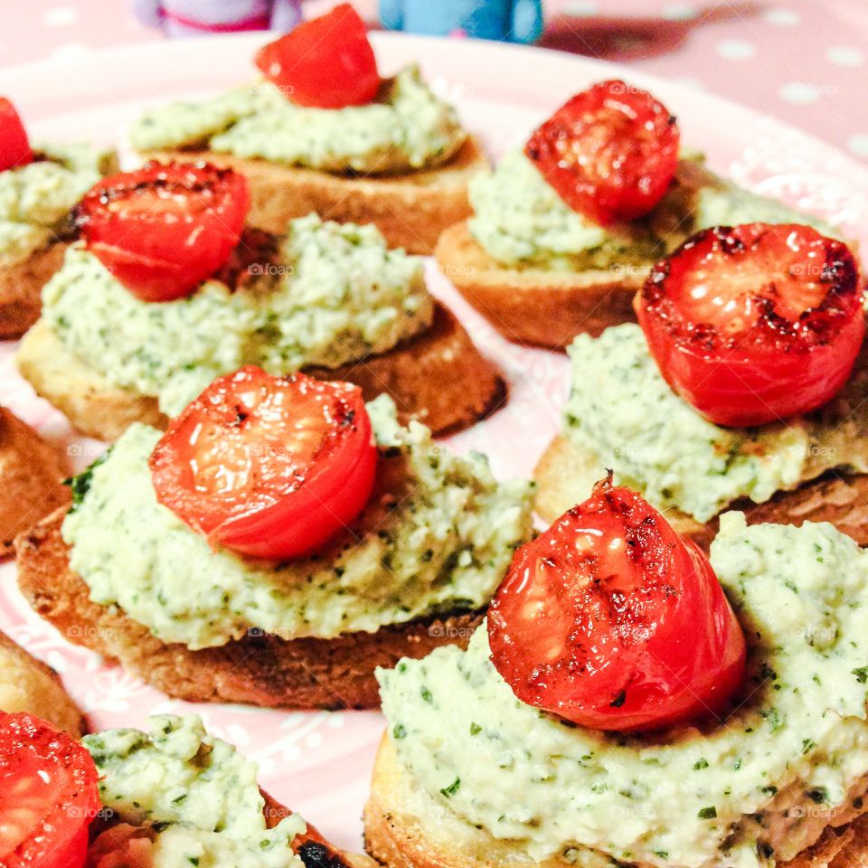 crostini with bean hummus
