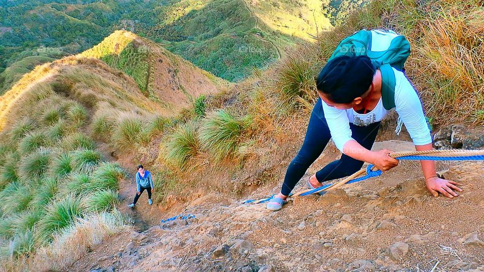 Mountain climbing / Rapelling