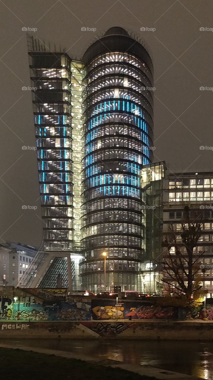 UNIQA Tower by night @Vienna Donaukanal