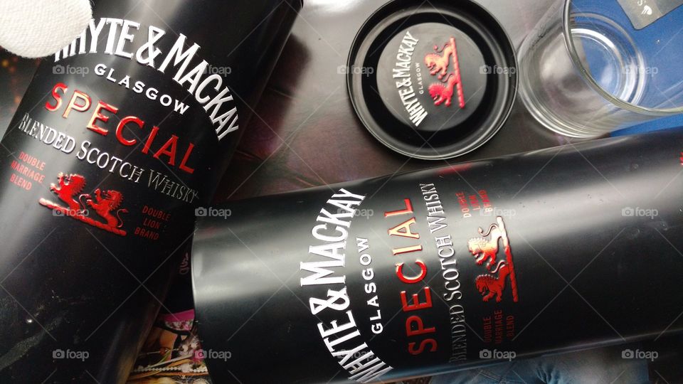 Whisky special white e Mackay. Glasgow Blended Scotch Whisky. Double Marriage Blenda Double Lion Brand.