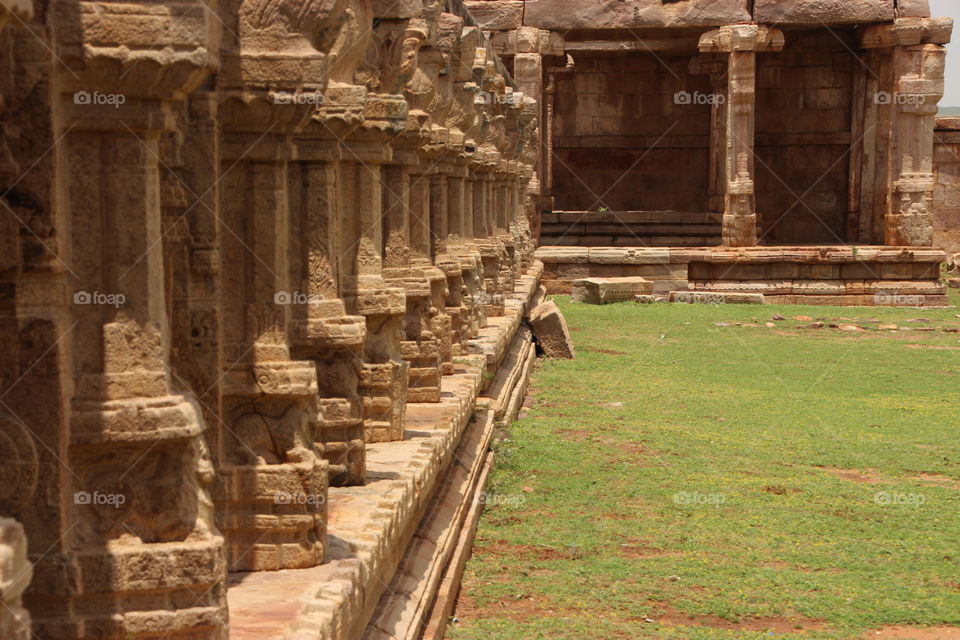 Ancient stone pillars and sculptures, Indian sculptures