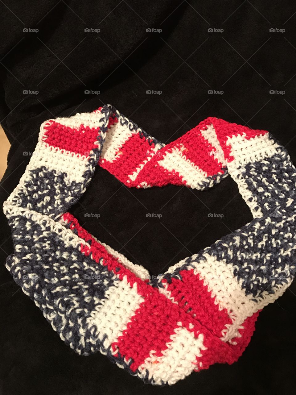 Scarf shaped heart