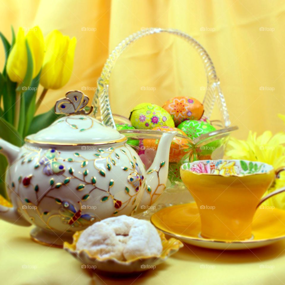 Easter tea time in yellow