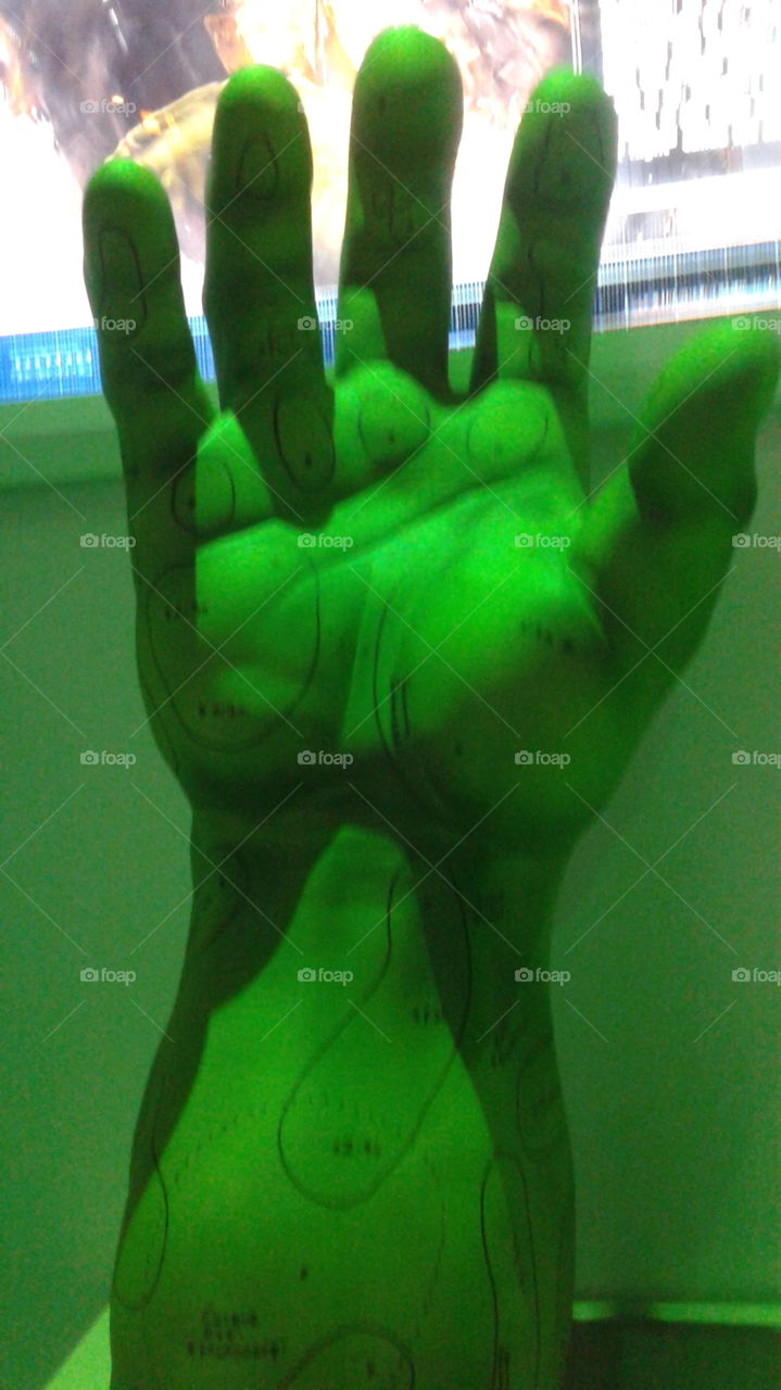 Hulk hand