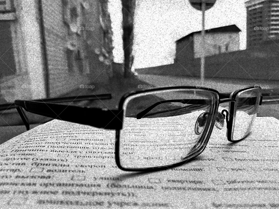Glasses in black and white