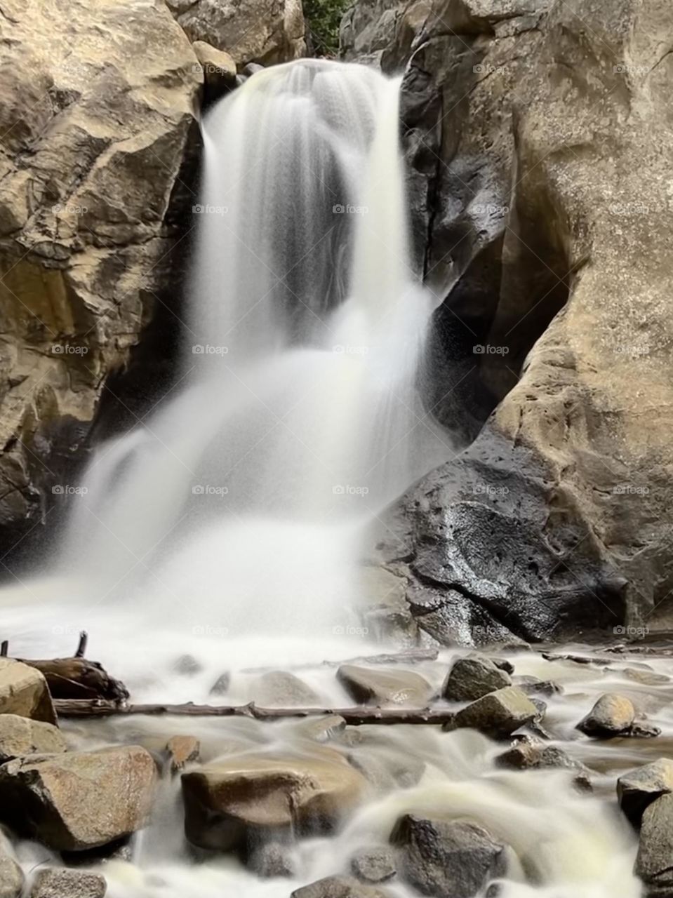 Long exposure picture of a pretty little waterfall in Colorado, USA