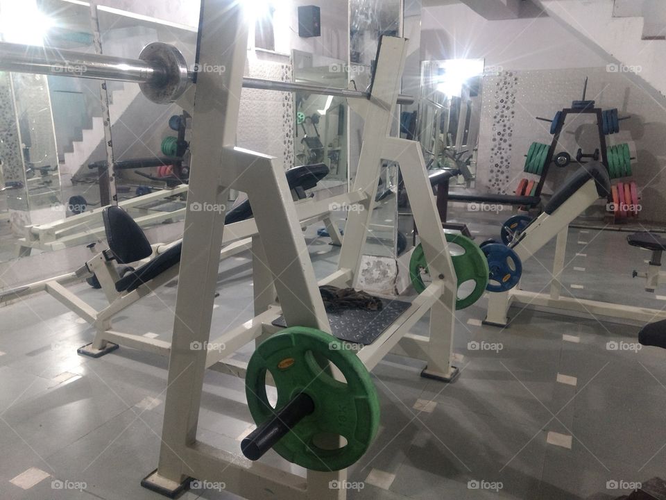 gym time..... early morning empty gym .