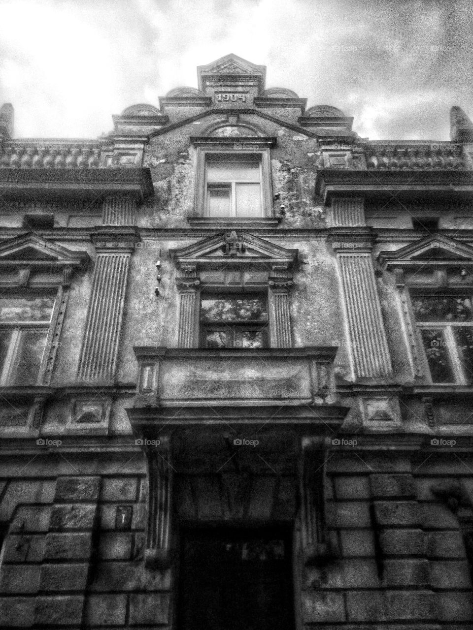 "The most colorful thing in the world is black and white, it contains all colors and at the same time excludes all."
~ Vikrmn, 10 Alone