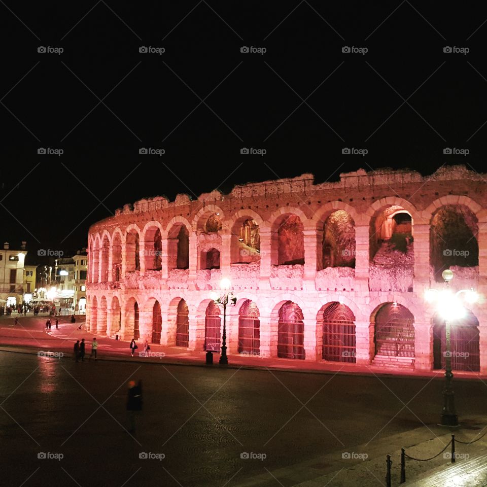 Verona, Arena in pink