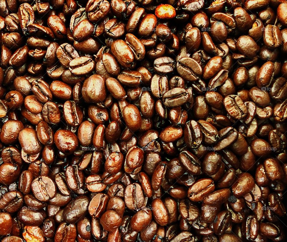 Aromatic, strong coffee beans 