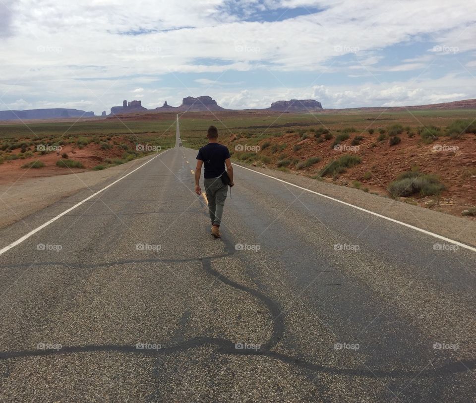 Walking to Monument valley. Walking to Monument valley