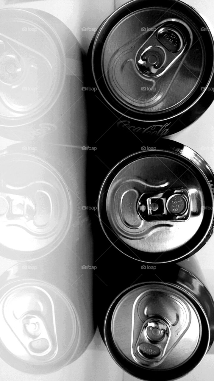 tin, black and white, drink, drink, logo, colors, advertising, modern,