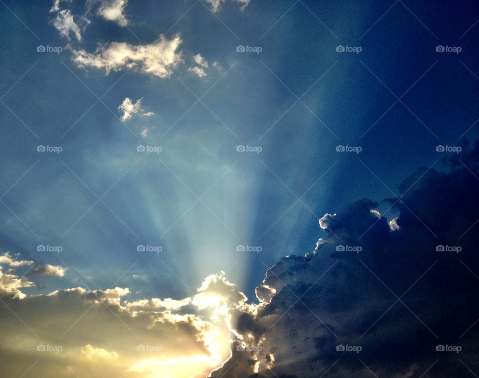 sky clouds sun rays by vincentm